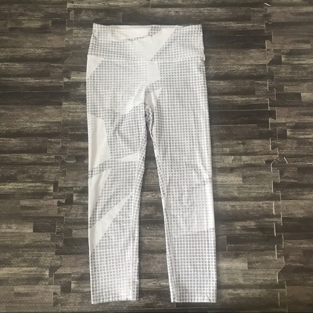 Under Armour Cropped Gray Leggings